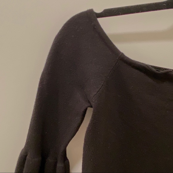 Guess off shoulder sweater - Picture 2 of 5